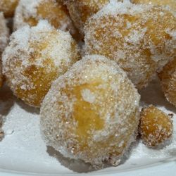 Rise N Shine Kauai Cafe - Poi Malasada