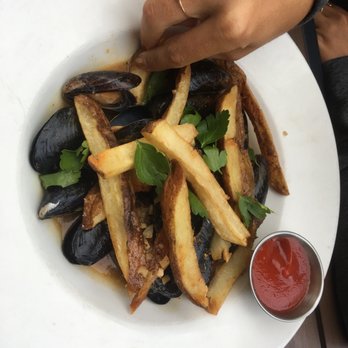 Krafty Kitchen + Bar - Canadian (New) Near Me - Kelowna, British Columbia