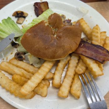 Roy's Breakfast and Lunch - Hamburger and fries - Breakfast & Brunch Near Me - Cypress, Texas