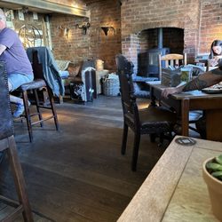 The Bulls Head - Bar area
