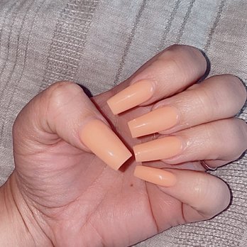 Moschino Nails - Kelly $55 - Nail Salons Near Me - Roseville, California