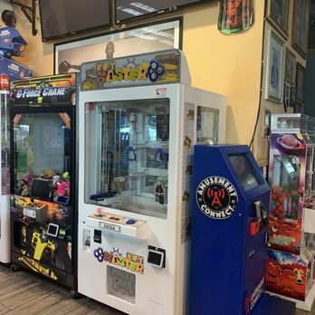 Straw Hat Pizza - Pizza Near Me - Hayward, California