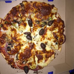 Al's Pizza Pasta & Ribs - The cheese is cooked really nicely!  Nice crust too.