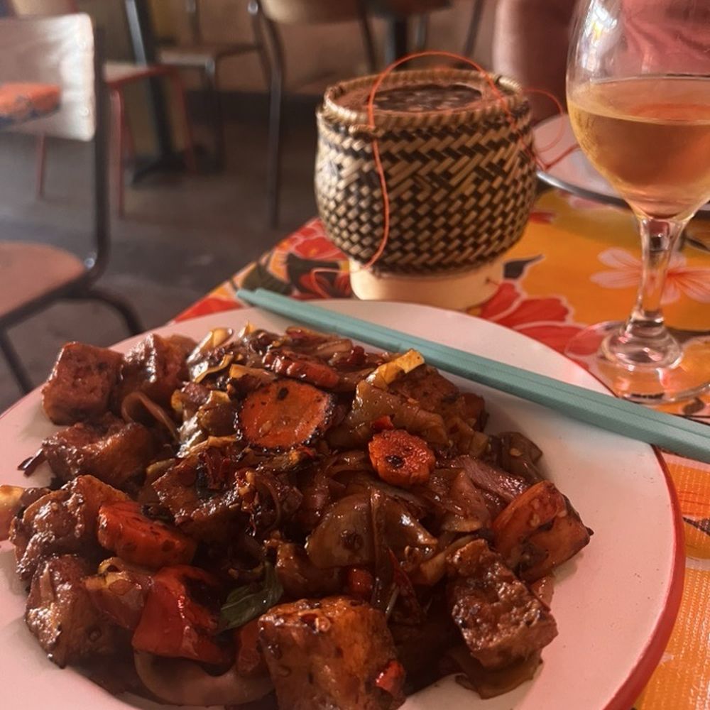 Sticky Rice - Drunken Noodles made vegan with fried tofu and high spice. - Thai Near Me - Los Angeles, California Sticky Rice - Drunken Noodles made vegan with fried tofu and high spice. - Thai Near Me - Los Angeles, California