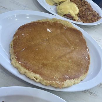 Debra's Place - Pancake, Eggs Benedict - New American Near Me - North Palm Beach, Florida