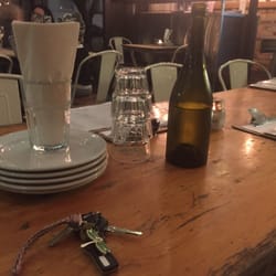 Papa's Italian Eatery - Service is Professional, with the table already made up for ten when I arrived