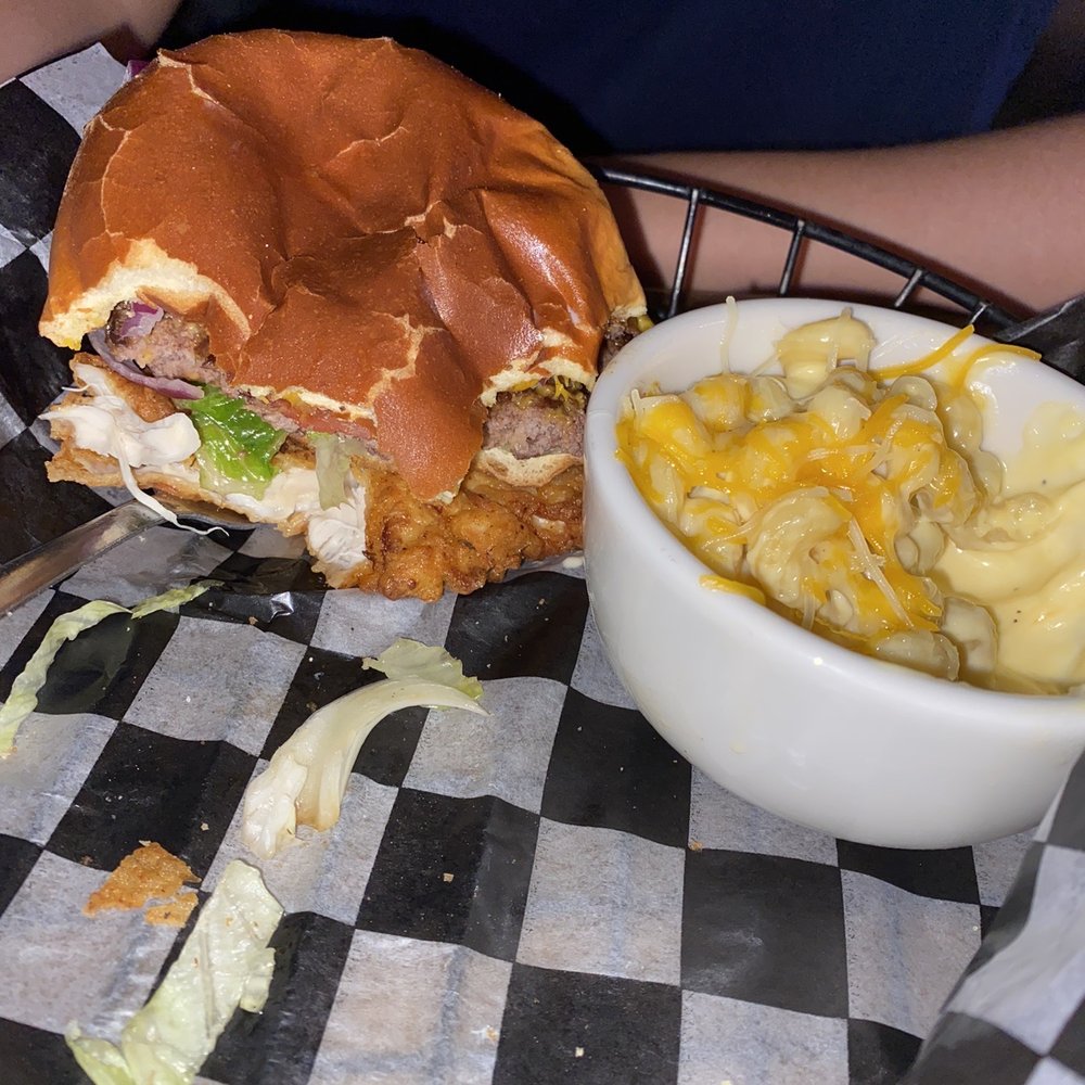 Ed's Tavern - Bacon burger and Mac and cheese - American Near Me - Charlotte, North Carolina Ed's Tavern - Bacon burger and Mac and cheese - American Near Me - Charlotte, North Carolina