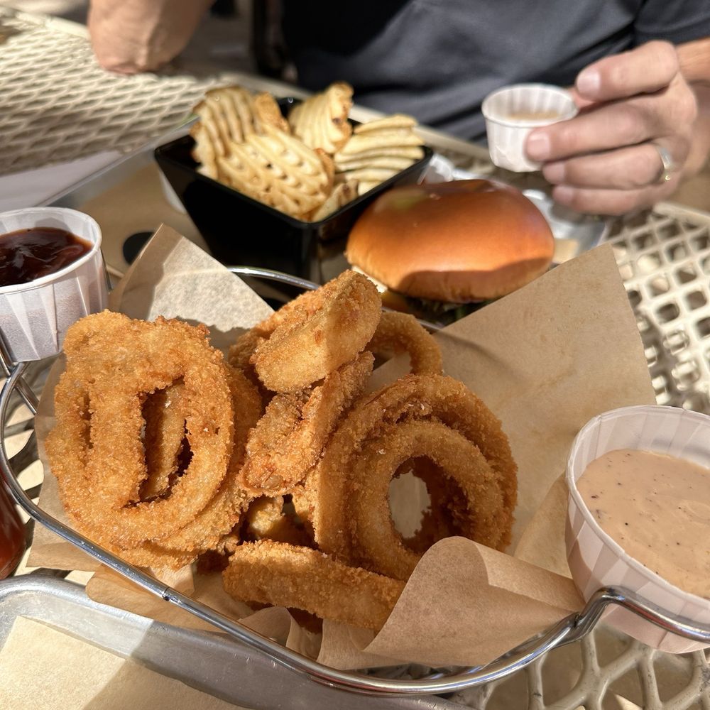 Mammoth Brewing - Extra crispy onion rings! - Breweries Near Me - Mammoth Lakes, California Mammoth Brewing - Extra crispy onion rings! - Breweries Near Me - Mammoth Lakes, California