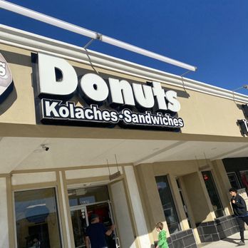 Pappa's Son Donuts - the front of a restaurant - Donuts Near Me - Houston, Texas