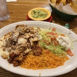 Chori Pollo, guacamole dip Chori Pollo, guacamole dip