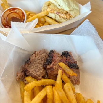 B3 Smokehouse - Lunch specials! Brisket + fried green tomato & pimento cheese biscuit! - Barbeque Near Me - High Point, North Carolina