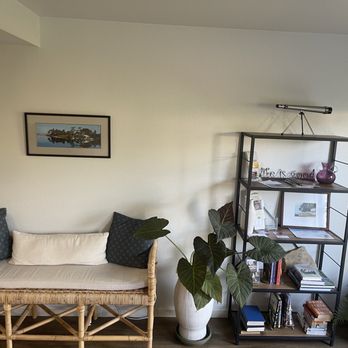 Back Bay Inn - Sitting area - Hotels Near Me - Los Osos, California