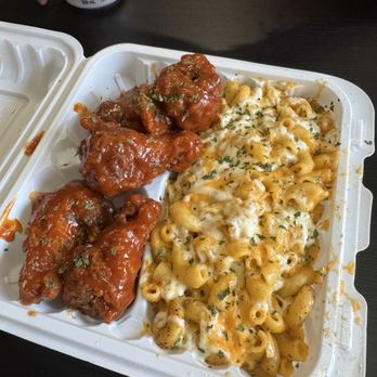 Dav's HotSpot - Medium wings & seasoned mac n cheese - Comfort Food Near Me - Hamilton, Ontario Dav's HotSpot - Medium wings & seasoned mac n cheese - Comfort Food Near Me - Hamilton, Ontario