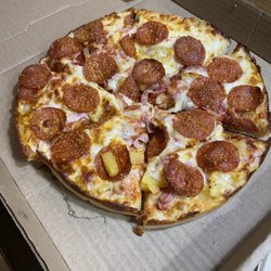 The Original Big Tomato - Hawaiian Holiday Pizza with pep