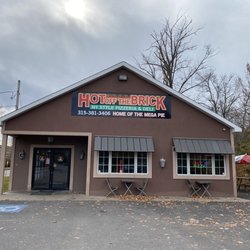 Hot Off The Brick NY Style Pizzeria & Deli - Outside