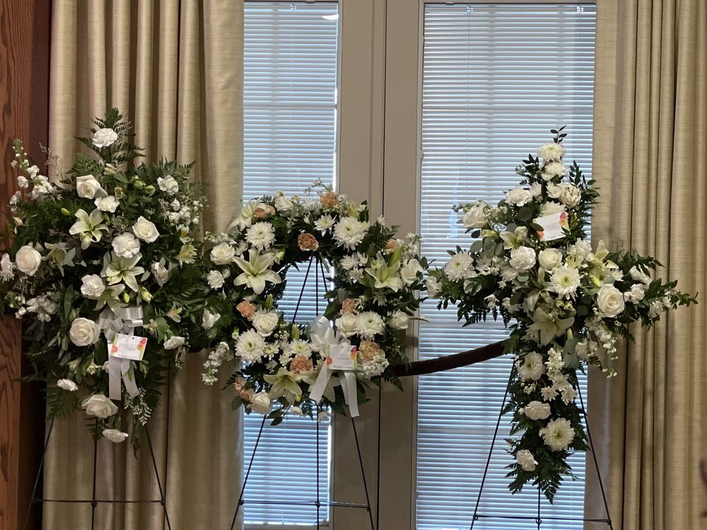 PONDELEK’S FLORIST & GIFTS Updated October 2024 18 Reviews 202 Main St, Hellertown