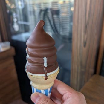 Jonny's Italian Ice - Small vanilla chocolate dipped cone - Ice Cream & Frozen Yogurt Near Me - Sunnyvale, California Jonny's Italian Ice - Small vanilla chocolate dipped cone - Ice Cream & Frozen Yogurt Near Me - Sunnyvale, California