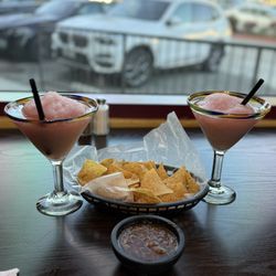Noritas Bar & Grill - Chips, Dip and Margarita!