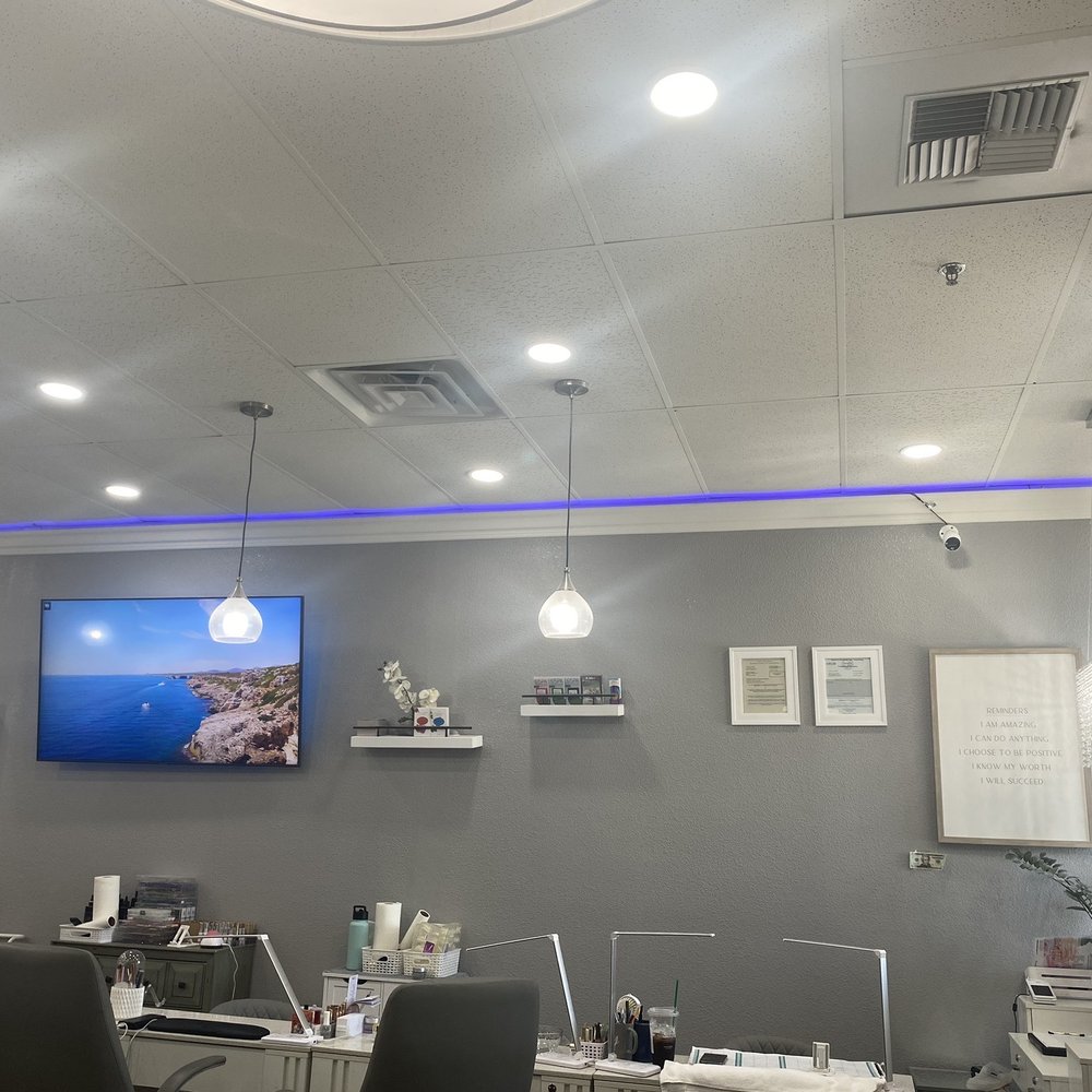 209 Nails Lounge - Inside - Nail Salons Near Me - Stockton, California