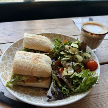 Tommy - Coffee & Tea Near Me - Montreal, Quebec
