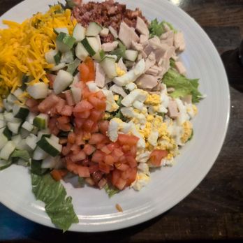 Giovanni Pastrami - Excellent, delicious. Fully loaded Cobb salad - Pizza Near Me - Honolulu, Hawaii