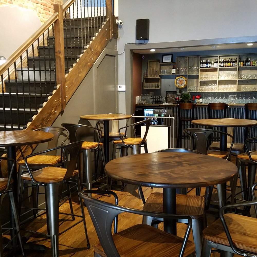 Graze 1885 - second floor dining - Cafes Near Me - Vincennes, Indiana