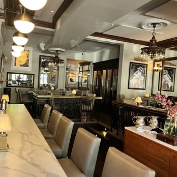 Oliver's Steakhouse - the dining area - Canadian (New) Near Me - Oakville, Ontario Oliver's Steakhouse - the dining area - Canadian (New) Near Me - Oakville, Ontario