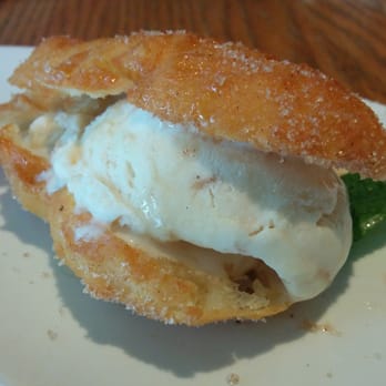 Morgan's On the Danforth - Beavertail Ice Cream Sandwich with St Jacobs Apple Pie Ice Cream (summerlicious 2015) - Gastropubs Near Me - Toronto, Ontario