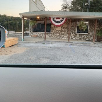 Limestone Grille - Outside - American Near Me - Mt Vernon, Kentucky