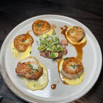 Gordon Ramsay Hell's Kitchen - Pan-Seared Scallops - New American Near Me - Miami, Florida