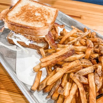 Unhitched Brewing - Chicken Sandwich & Fries - Breweries Near Me - Louisville, Ohio Unhitched Brewing - Chicken Sandwich & Fries - Breweries Near Me - Louisville, Ohio