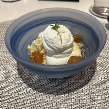 Delta One Lounge - Key lime crumble with ice cream - Airport Lounges Near Me - Seattle, Washington Delta One Lounge - Key lime crumble with ice cream - Airport Lounges Near Me - Seattle, Washington