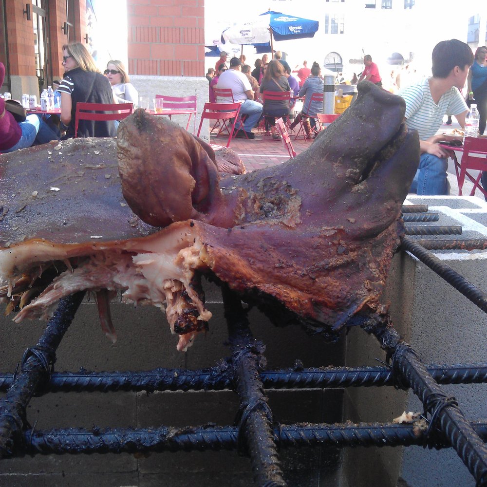 Om nom nom nom! Oink! Om nom nom nom! Oink!