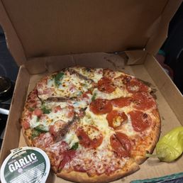 Small personal pizza Small personal pizza