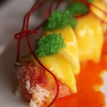Osaka - Half-and-half roll (mango half) - Japanese Near Me - Northampton, Massachusetts Osaka - Half-and-half roll (mango half) - Japanese Near Me - Northampton, Massachusetts