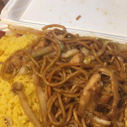 Emerald Garden - Chicken low mein