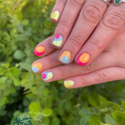 Flora Nail Studio - Gel Mani + Level 2 Nail Art