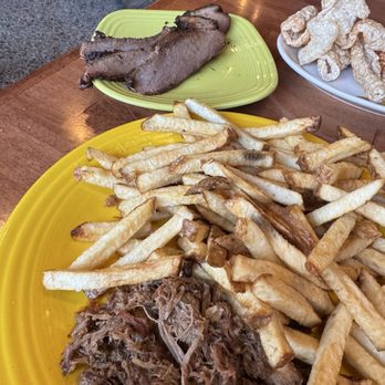 OMC Smokehouse - Pulled pork, brisket, fries - Barbeque Near Me - Duluth, Minnesota