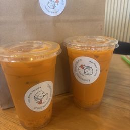 Thai tea with konjac jelly boba and popcorn chicken