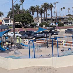 Seal Beach Pier Playground - View of the playground from the pier