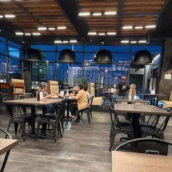 Home Run Inn Pizza - Dining area