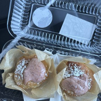 1914 Coffee House - Strawberry jam and cream cheese cruffin - Coffee & Tea Near Me - Temple, Texas 1914 Coffee House - Strawberry jam and cream cheese cruffin - Coffee & Tea Near Me - Temple, Texas