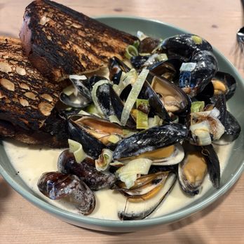 Point Break - Mussels - American Near Me - Hampton, New Hampshire