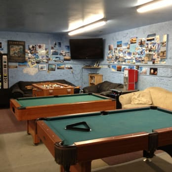 Silicon Valley Skydive - Nice lounge to chill in before you jump - Skydiving Near Me - San Martin, California Silicon Valley Skydive - Nice lounge to chill in before you jump - Skydiving Near Me - San Martin, California