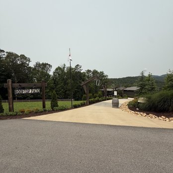 Roo Mountain Vineyards - Wineries Near Me - Ellijay, Georgia Roo Mountain Vineyards - Wineries Near Me - Ellijay, Georgia