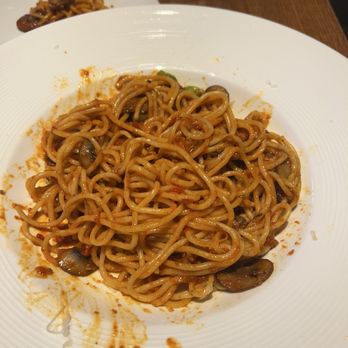 California Pizza Kitchen - spaghetti bolognese - Pizza Near Me - Las Vegas, Nevada California Pizza Kitchen - spaghetti bolognese - Pizza Near Me - Las Vegas, Nevada