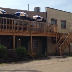 Firehouse Grill - Outdoor dining on the deck