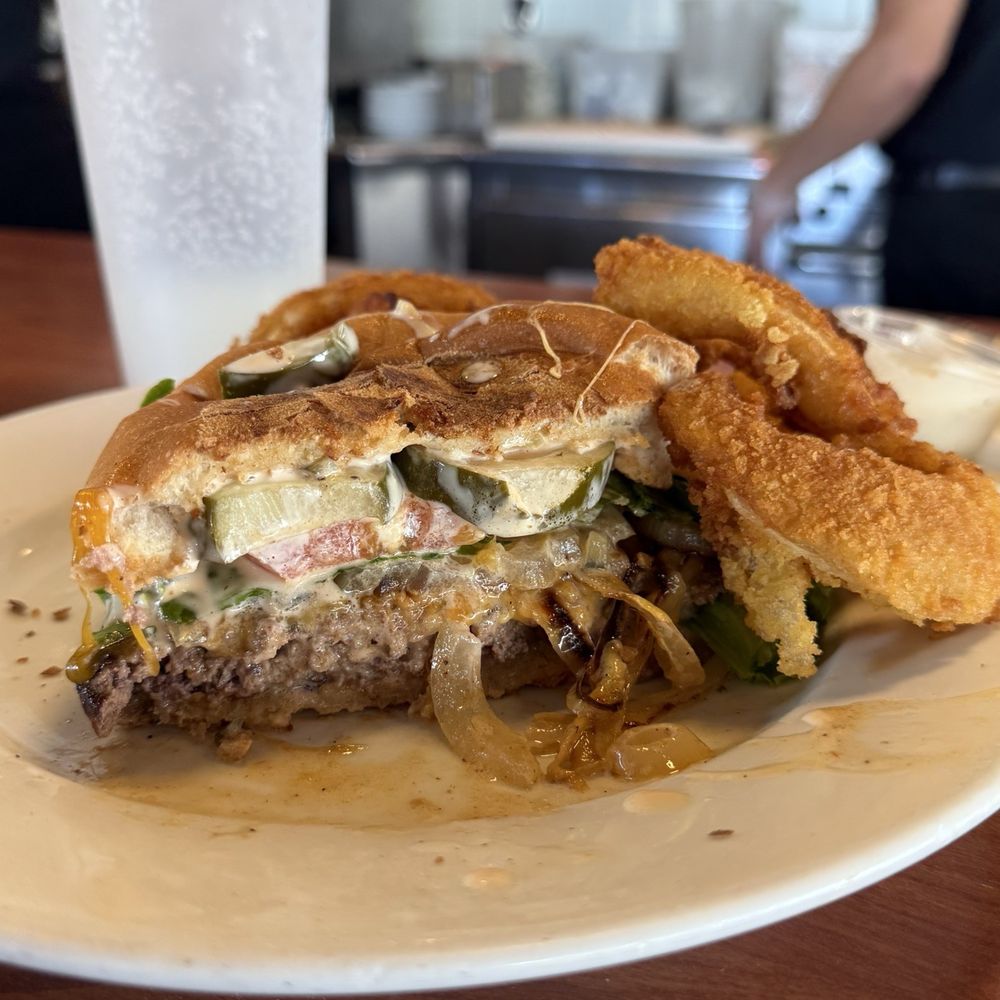 Everything burger STARS 5/5 with grilled onions Everything burger STARS 5/5 with grilled onions
