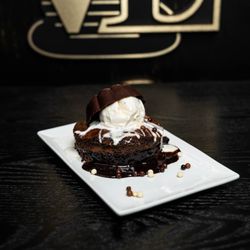 Vale lounge - Vale Lounge - 11860 Balboa Blvd, Granada Hills, CA 91344 - (818) 488-9150