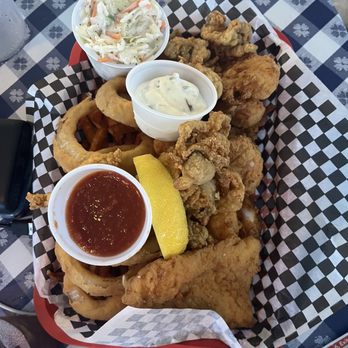Black Cat Harbor Shack - fried seafood platter - Seafood Near Me - Hyannis, Massachusetts Black Cat Harbor Shack - fried seafood platter - Seafood Near Me - Hyannis, Massachusetts